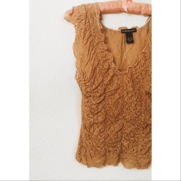 misdemeanor Tops - Misdemeanor lace ruched v neck top